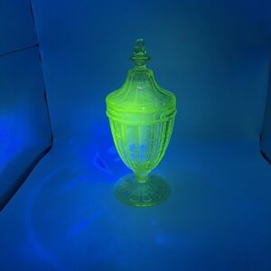 Anchor Hocking Block Optic Pattern Green Uranium Glass Footed Candy Dish & LID